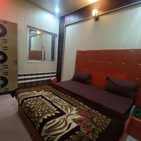 Yamnotri Dham Hotel Vrindávan Kültér fotó