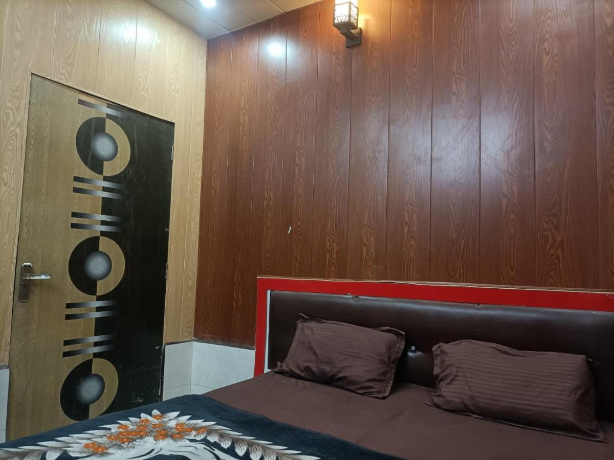 Yamnotri Dham Hotel Vrindávan Kültér fotó