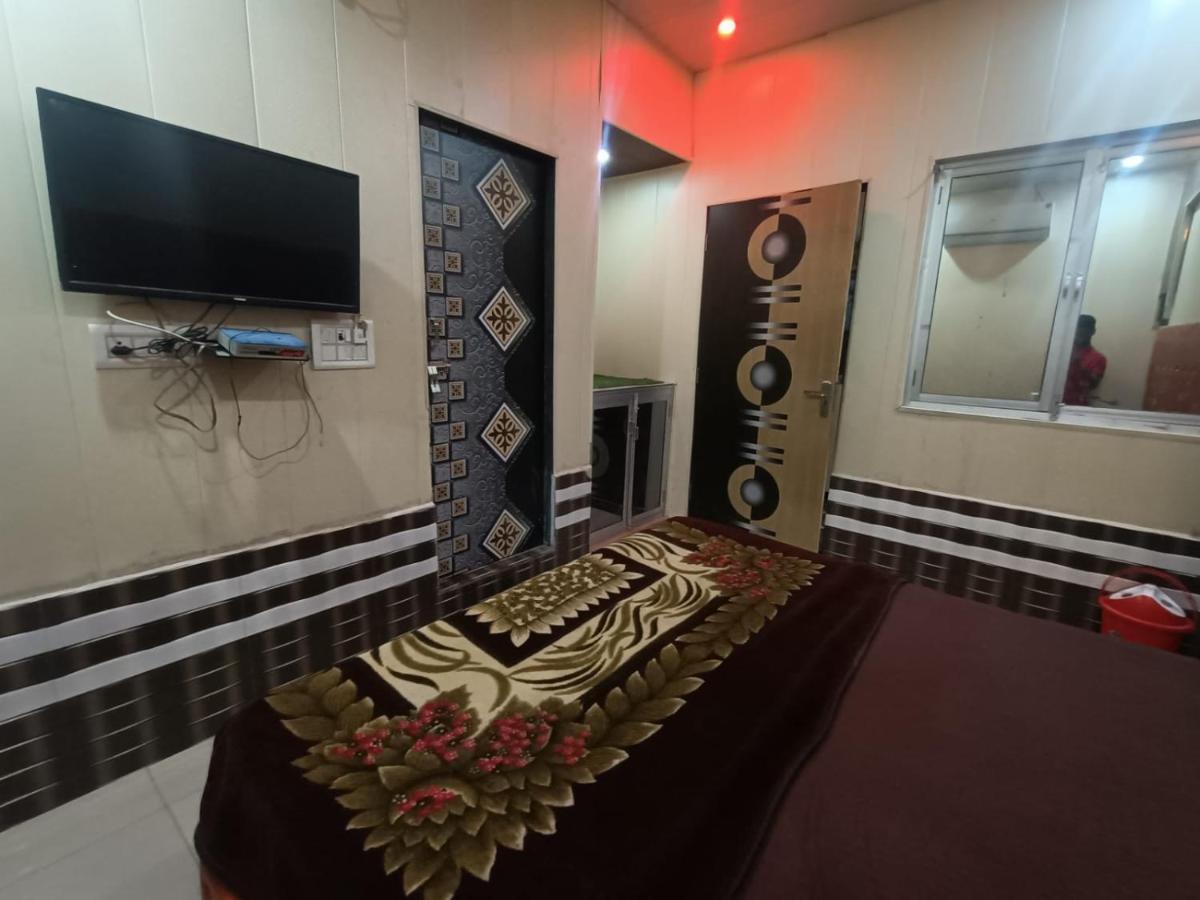 Yamnotri Dham Hotel Vrindávan Kültér fotó