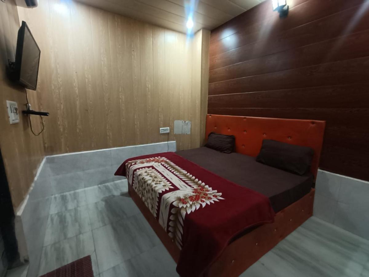 Yamnotri Dham Hotel Vrindávan Kültér fotó