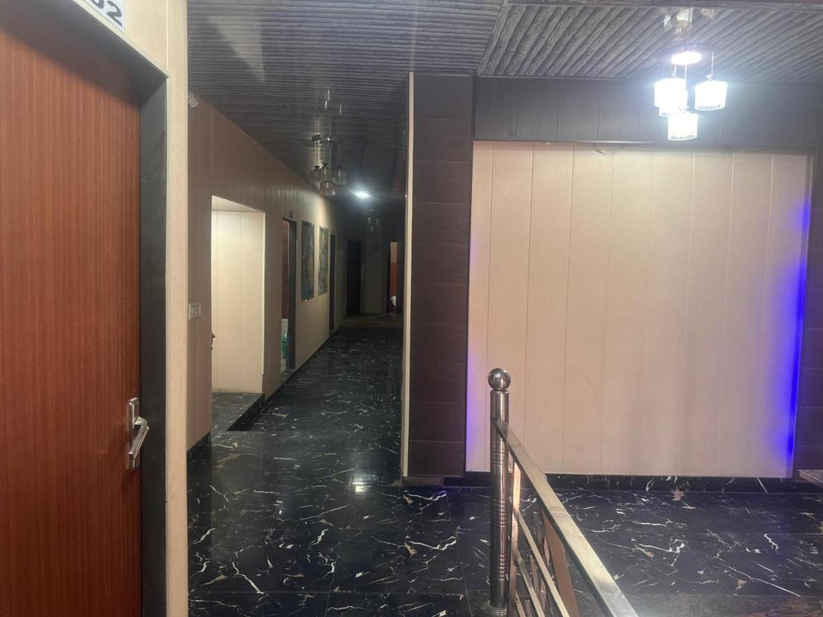 Yamnotri Dham Hotel Vrindávan Kültér fotó