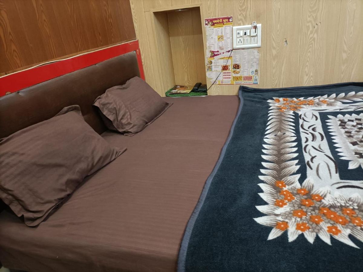 Yamnotri Dham Hotel Vrindávan Kültér fotó