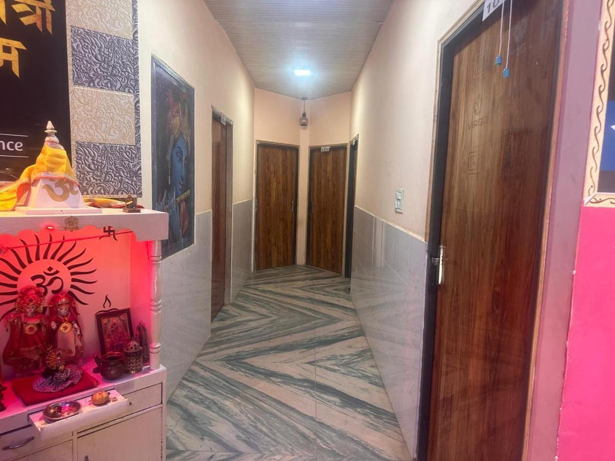 Yamnotri Dham Hotel Vrindávan Kültér fotó